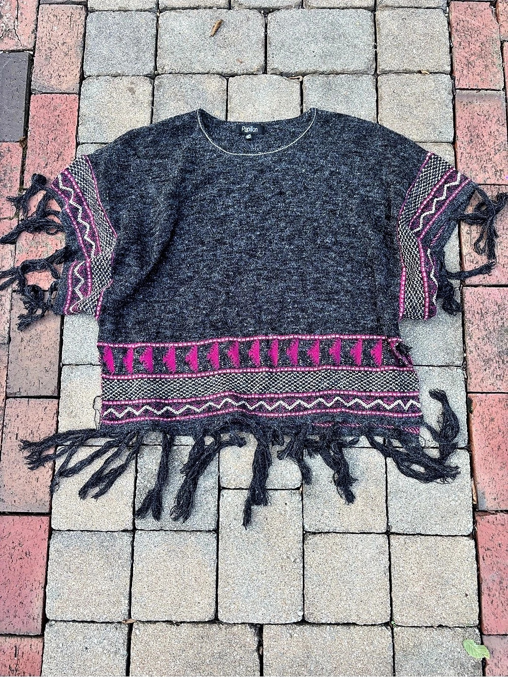 Papillon Geometric Fringe Tunic in Gray & Pink Like New